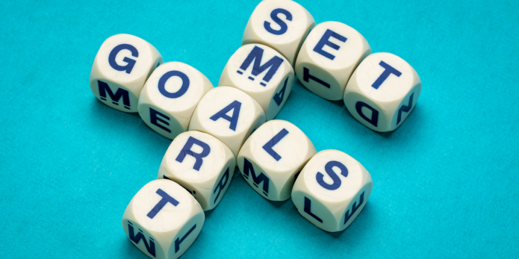 scrabble dice spelling SMART, meaning setting smart goals to ditch the diet